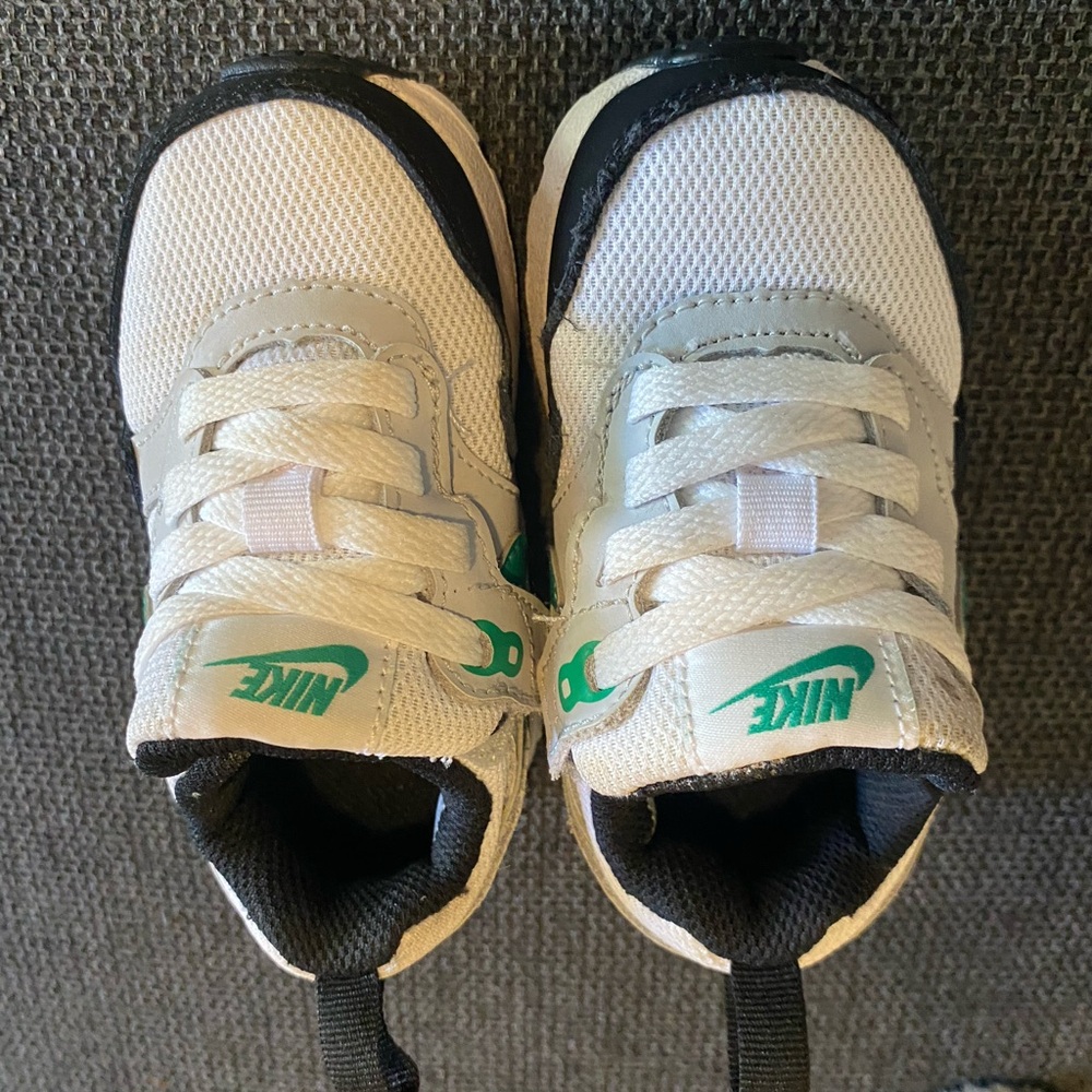 Nike Kids White and Black Sneakers with Green Accents